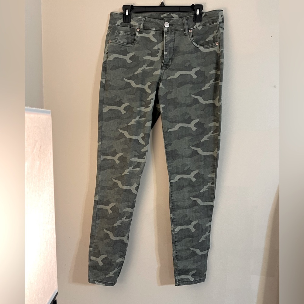 Maurice’s camp jeans